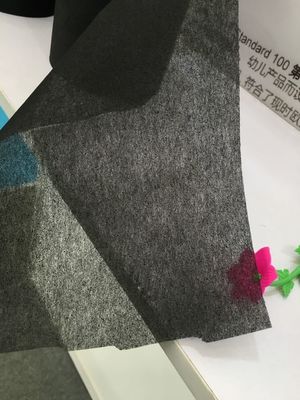 Material interior de tejido no tejido de carbón activado para el control y la neutralización de olores