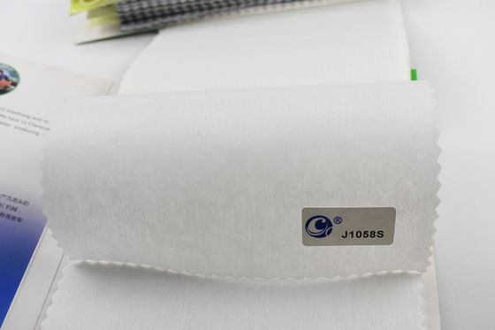 Tejido no tejido para prendas de vestir de bordado 100% poliéster suave